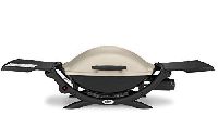 Weber Q2000 Gasgrill, 55 x 39 cm, mit ausklappbaren Seitentischen, Titanium (53060079)